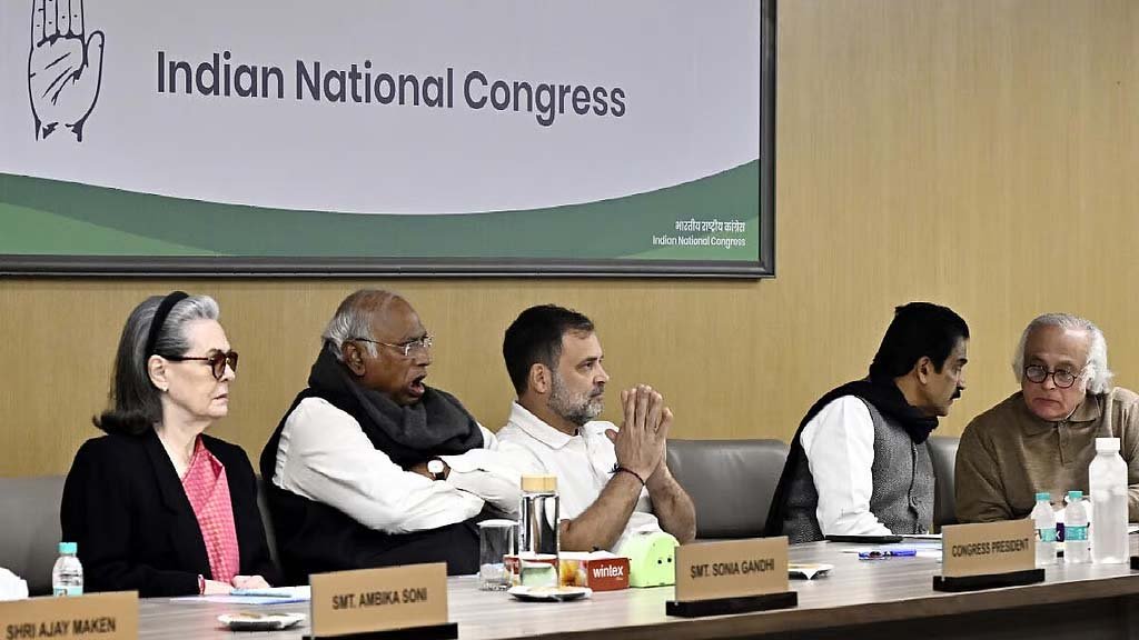 டெல்லியில் கார்கே தலைமையில்  கூடியது காங்கிரஸ் செயற்குழு கூட்டம்